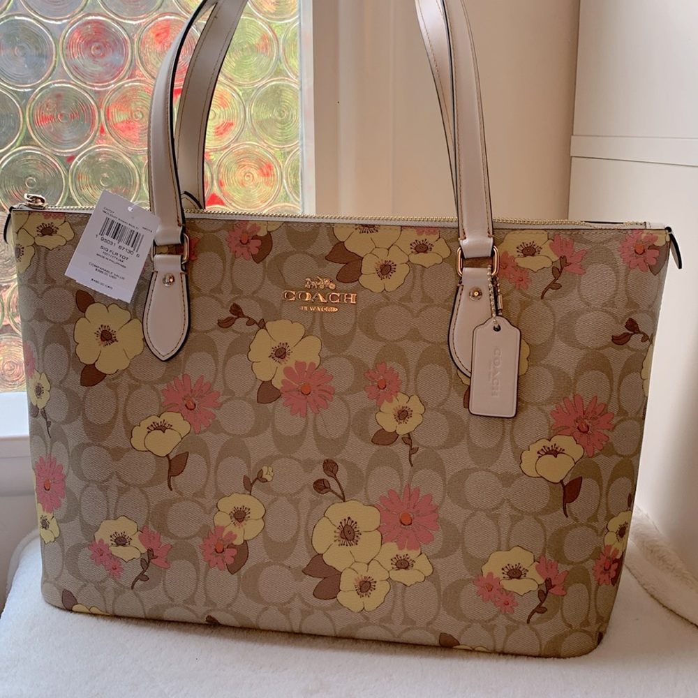 NWT Coach signature floral tote never used MSRP $490